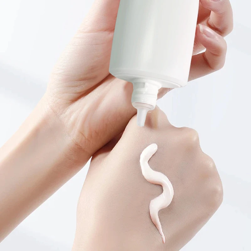 Low MOQ Face Body Whitening SPF50+ Refreshing Waterproof UV Full Coverage Concealer Moisturizing Brightening Sunscreen Cream