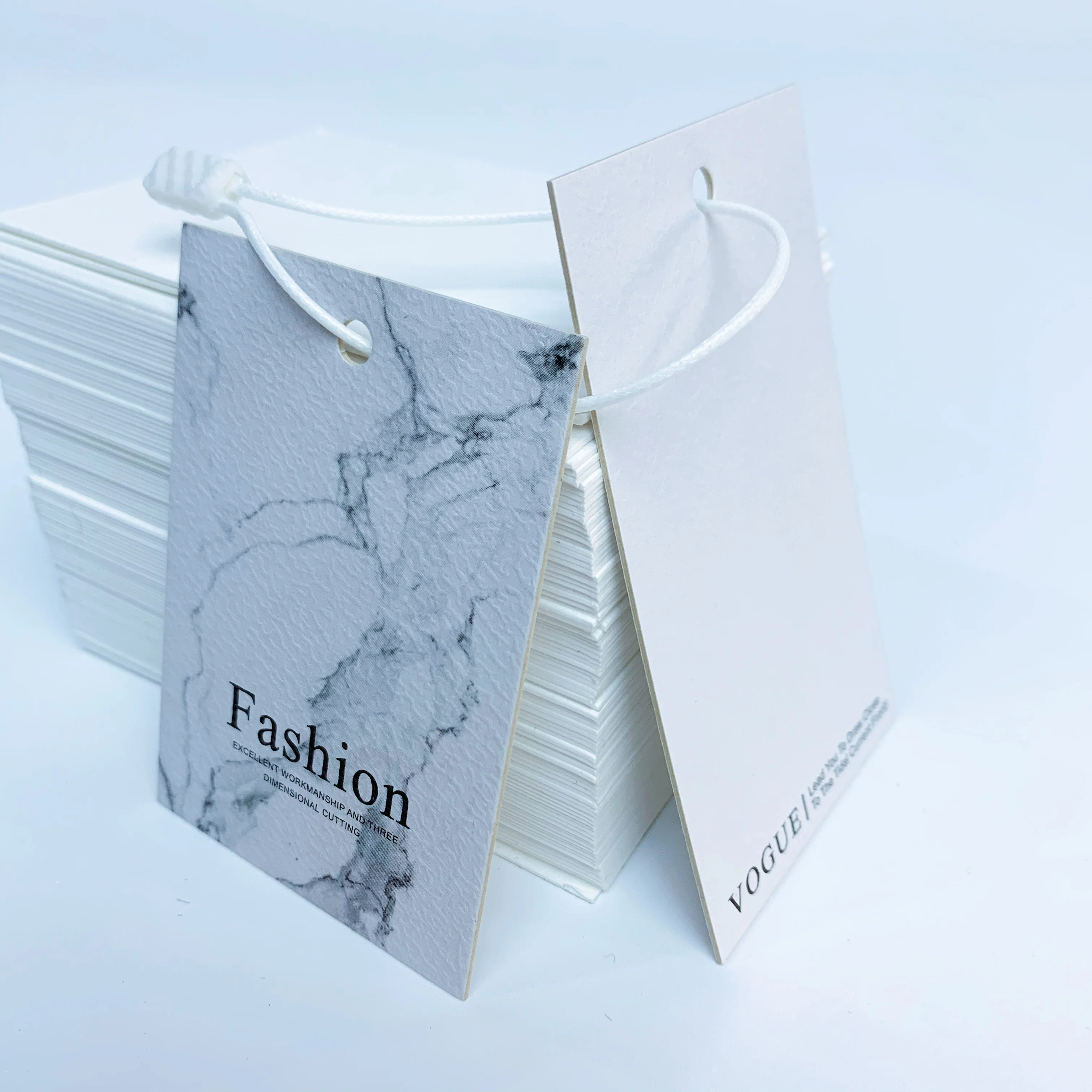 Индивидуальные этикетки для одежды, бумажные подвесные бирки, шнурки с логотипом, мраморный узор, специальная бумага, высококлассные пользовательские подвесные бирки для одежды