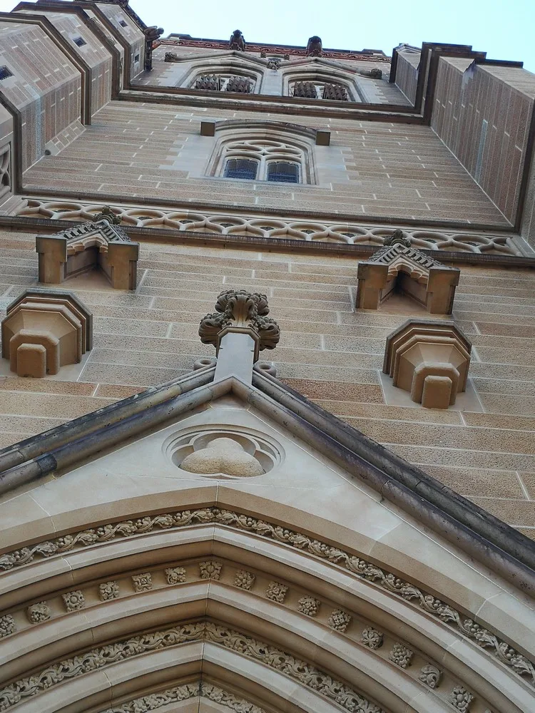 OEM Customized Project Beige Limestone Arch Exterior Marble Window Sill And House Gate Frames