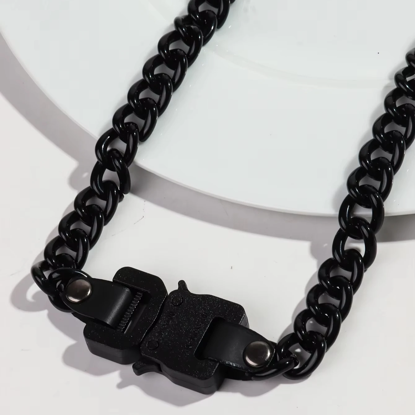 Hip Hop Classic Black Lock Can Open Buckle Necklace Cheap Black Color Acrylic Necklace For Men