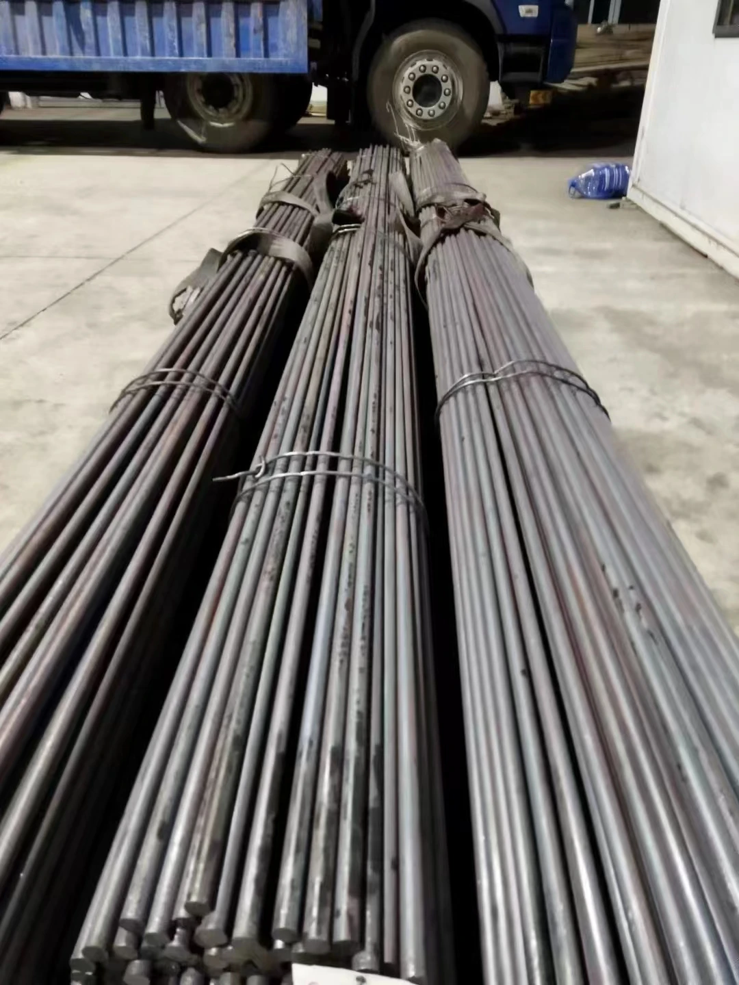 Q235 Ss400 ASTM A36 S235jr Q345b S355jr SAE1020 SAE1045 Carbon Round Iron Rod/Square Steel Bar