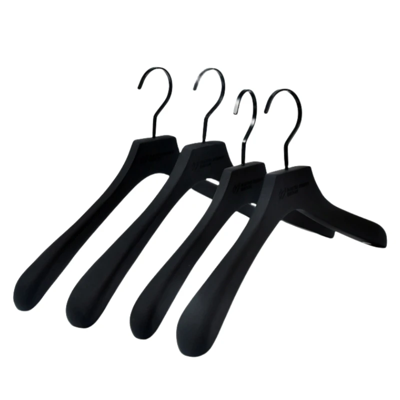 New Fashion Clothes Store Black Rubber Paint Wooden Clothes Coat Hangers Personalized Clothes Wooden Coat Hangers