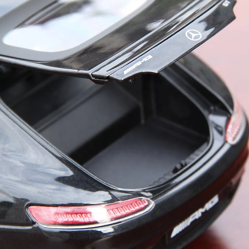 Модель 1:18 автомобиля Maisto Mercedes Benz AMG GT из сплава