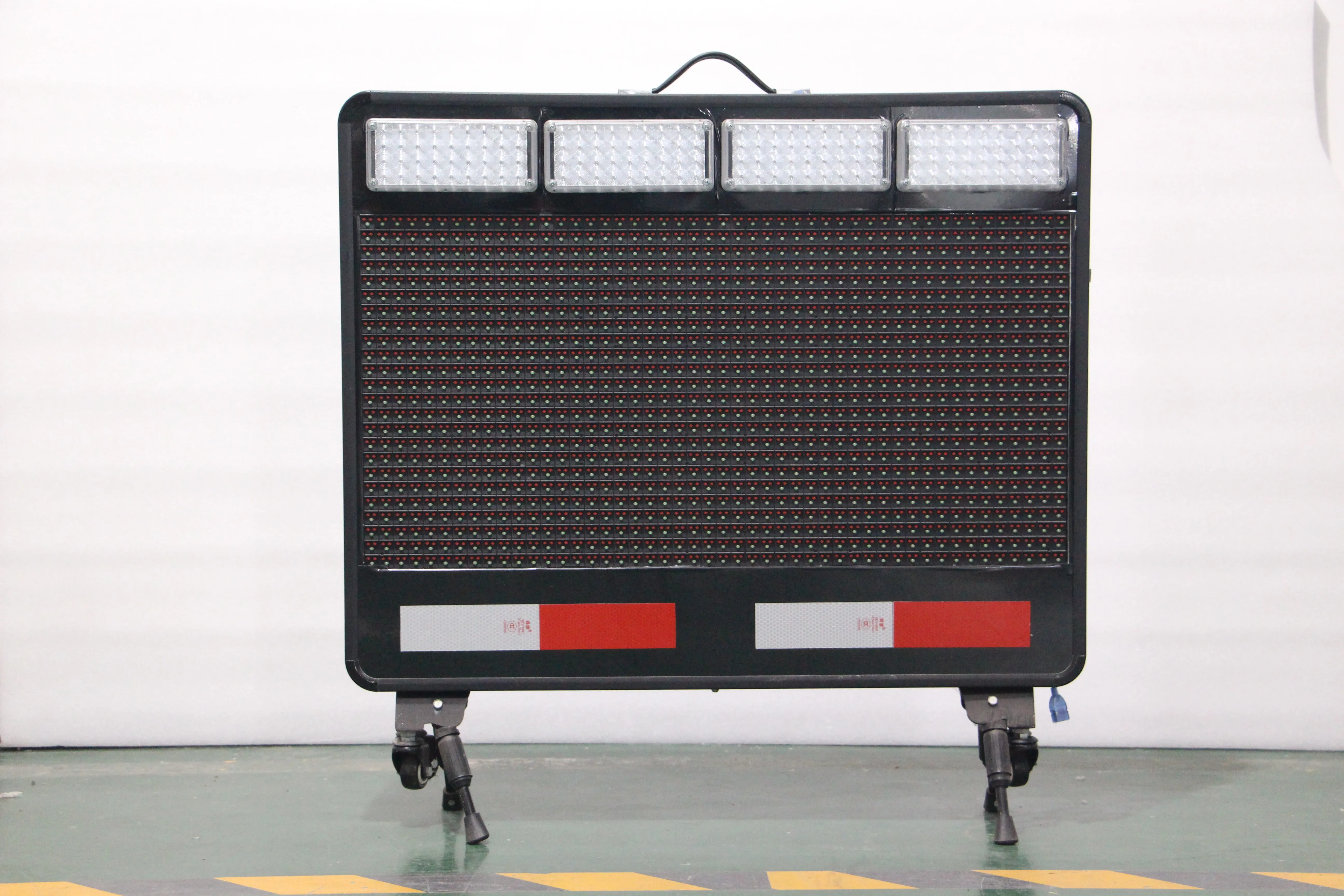 Portable Solar LED warning led display screen LED Signal Screen traffic warning board
