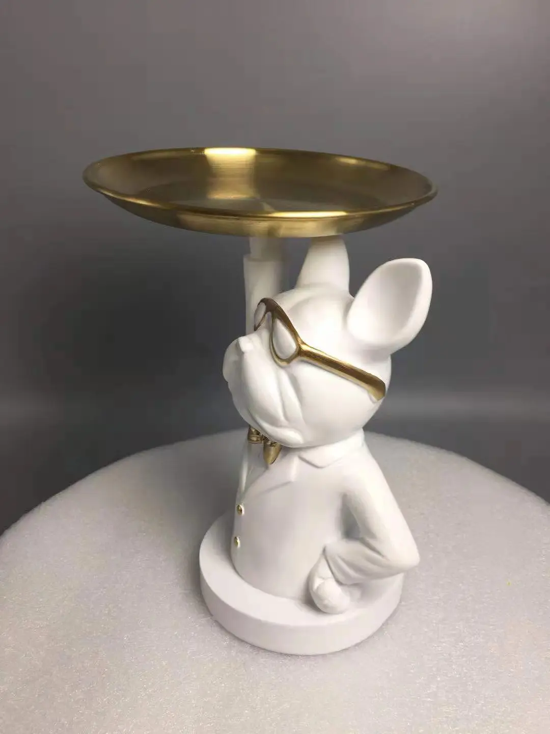 HOT SELLING POLYRESIN CUTE ANIMAL BULLDOG HOLDING CANDY KEYT METAL PLATE HOUSE DECORATIVE STATUE HOLIDAY GIVEAWAY GIFT TOY DOLL