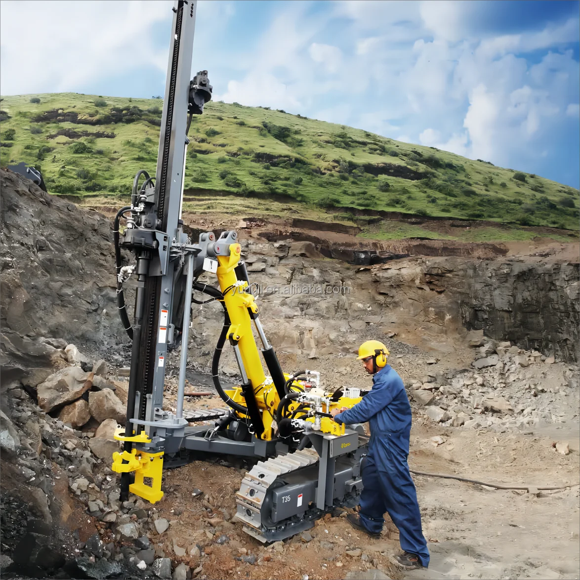 AirROC T35 D50 Tophammer / Down-The-Hole Track-mounted Drill Open Use Pneumatic Rock Drill Rig for Limestone Quarries
