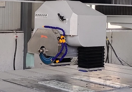 Multifunctional easy operation granite marble quartz artificial stone bridge saw 5 axis cnc cutting machine with milling cutter