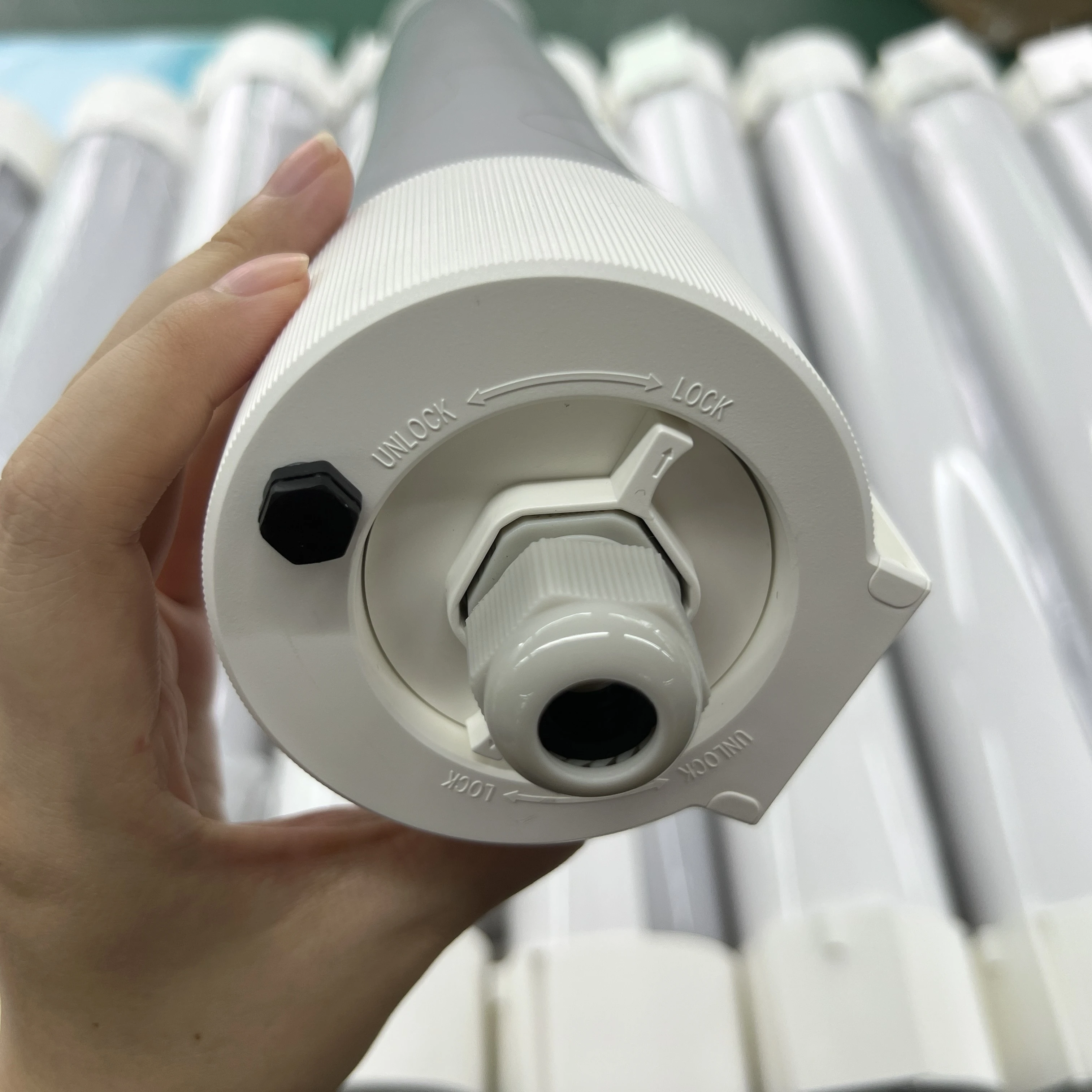 Emergency 3 hours LED tube light LED emergency backup lighting kit IP66 LED Vapor Tight Garage Light Fixture 5000K Daylight