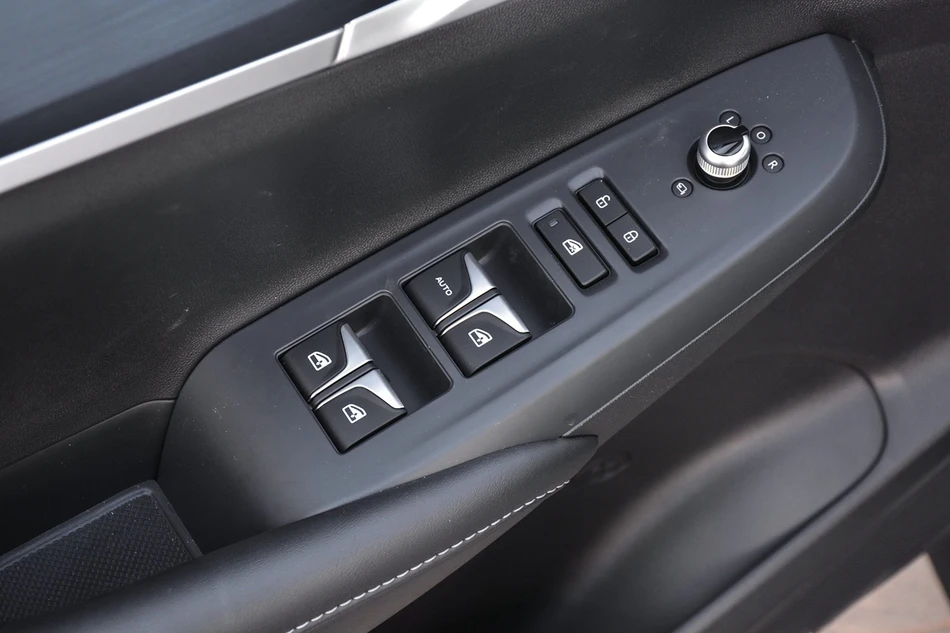 2022 cheap new car new energy white electric car Changan CS55 E-rock vehicle mini car