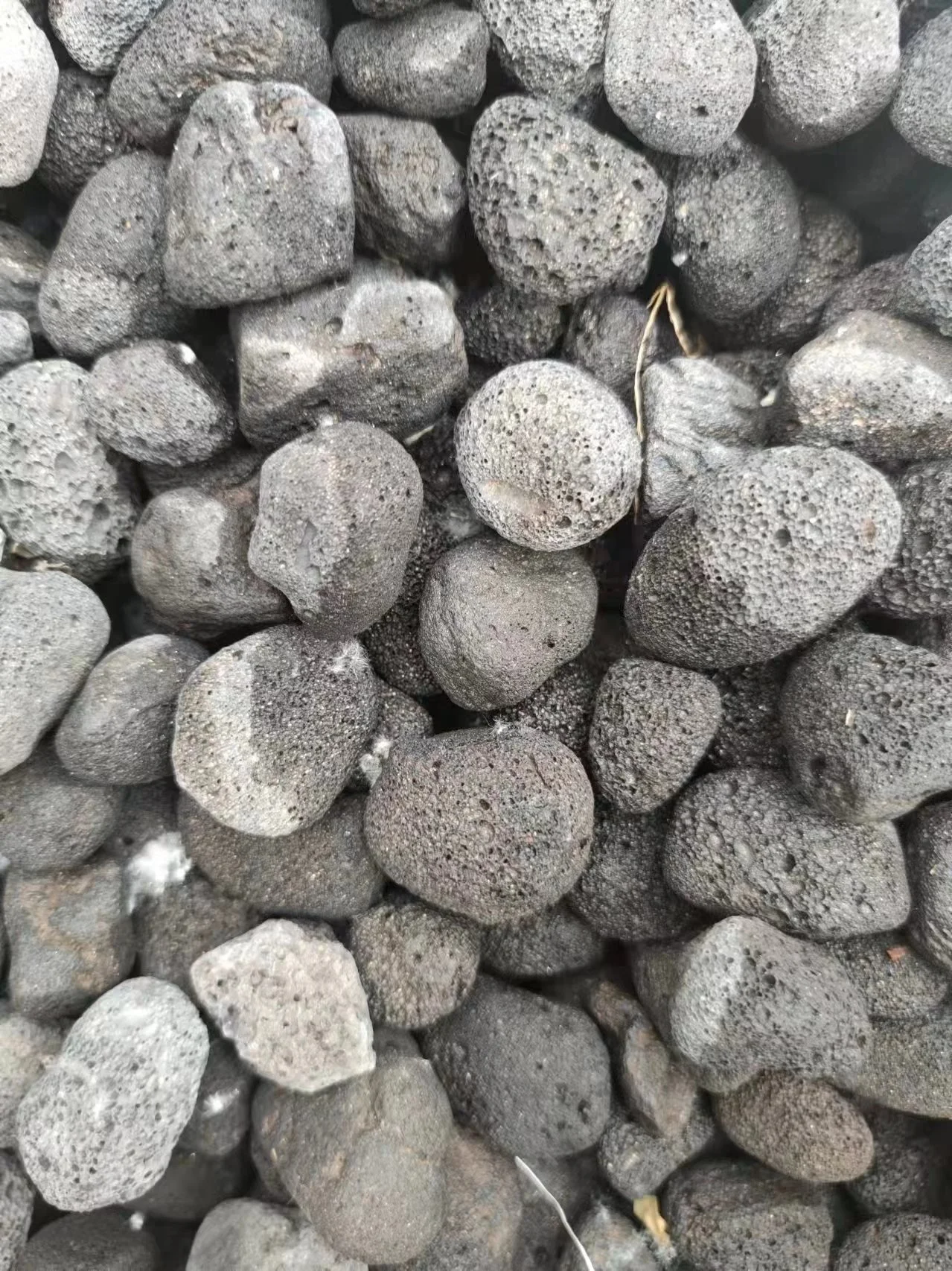 Hot Selling lava Rock Stone Natural Volcanic Rock Stone Horticulture lava Stone Used for Plant Firepit