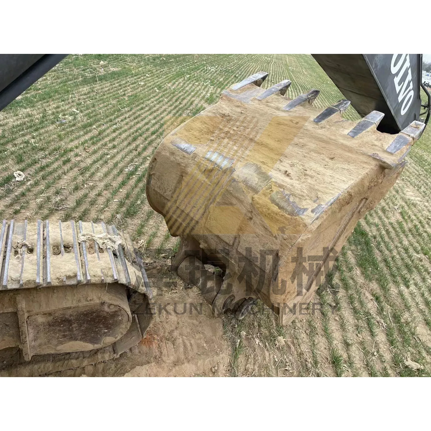 Good condition used volvo ec240 crawler used excavator digger for sale