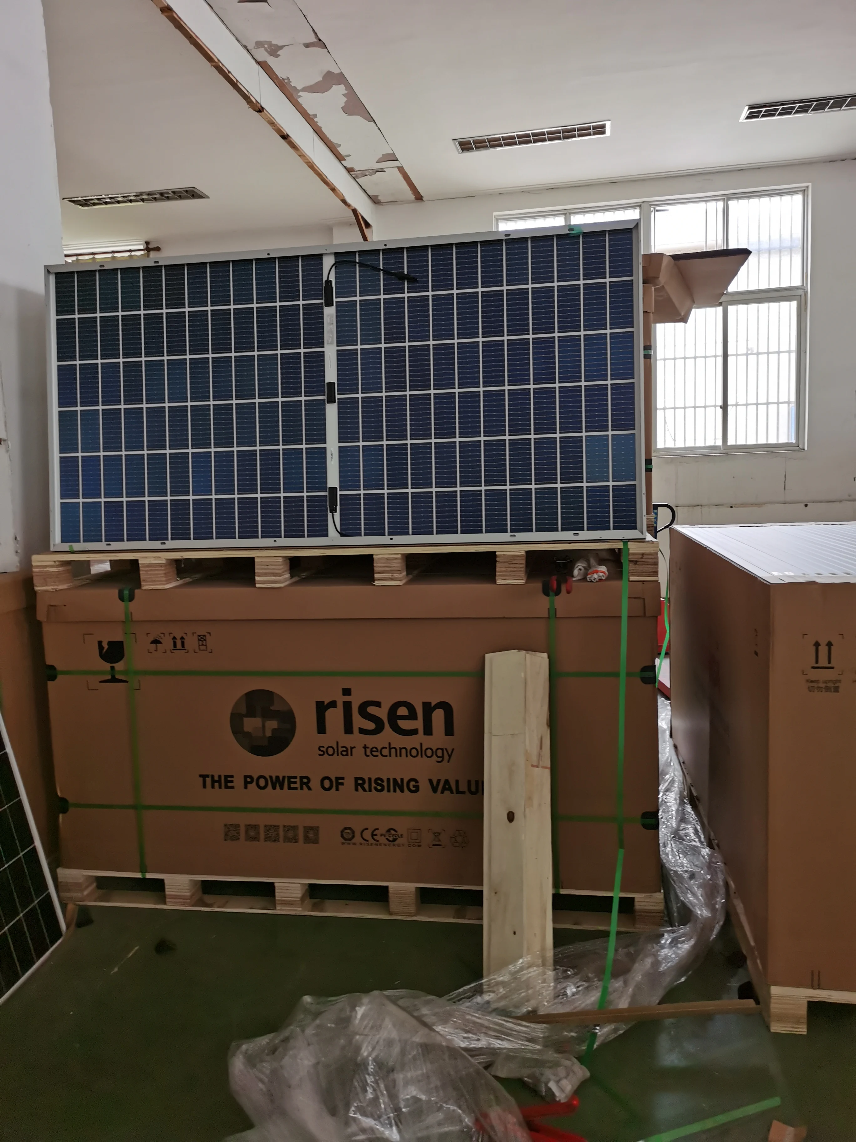 HJT Bifacial Module 690W 700W 710W N Type 132 Half Cells Solar PV Power Panel For Solar System