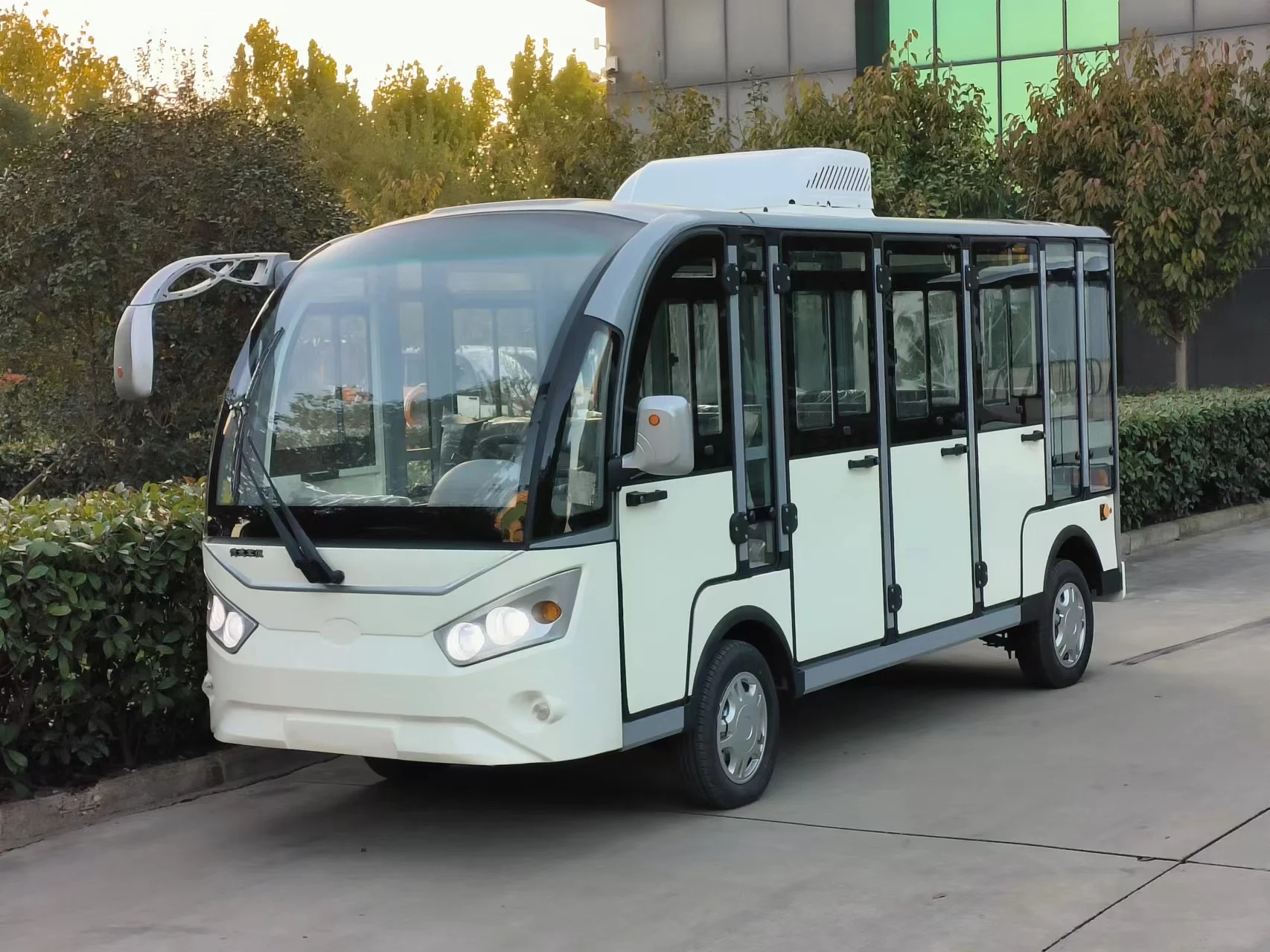 23-Seater Electric Sightseeing Bus Battery Operated
