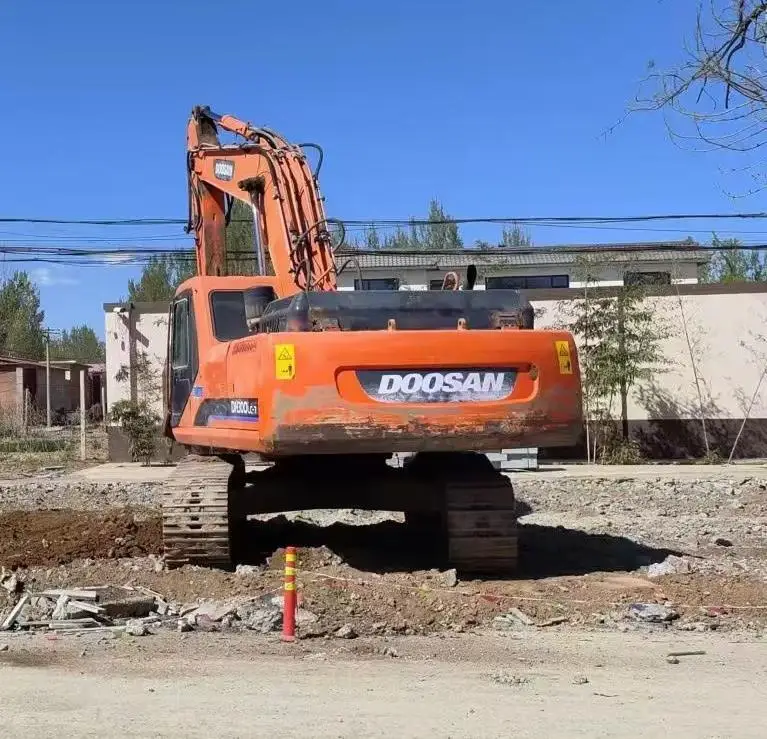 High Quality Used  Excavator 30 tons Large Hydraulic Crawler Digger Excavator of DOOSAN DX300LC Second Hand Excavator