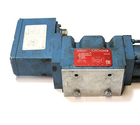 Moog D633 Series Servo Valve G631-3006A/D792-4013/G761-3004B G761-3003B D662-4010 D02HABF6VSX2-A G761-3004B H38JOGM4VPL