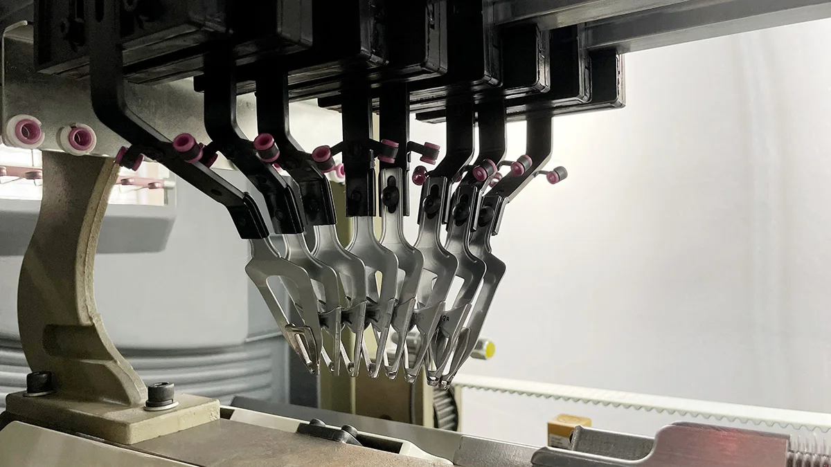 Professional 1.6m/s Speed Fully Automatic rib Knitting Machines With Yarn Storage device