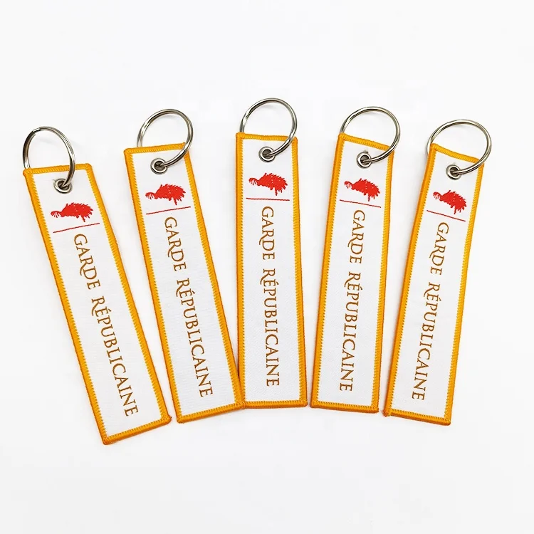 Factory price customized logo keychain fine keychain accessories letter keychain for souvenir gift