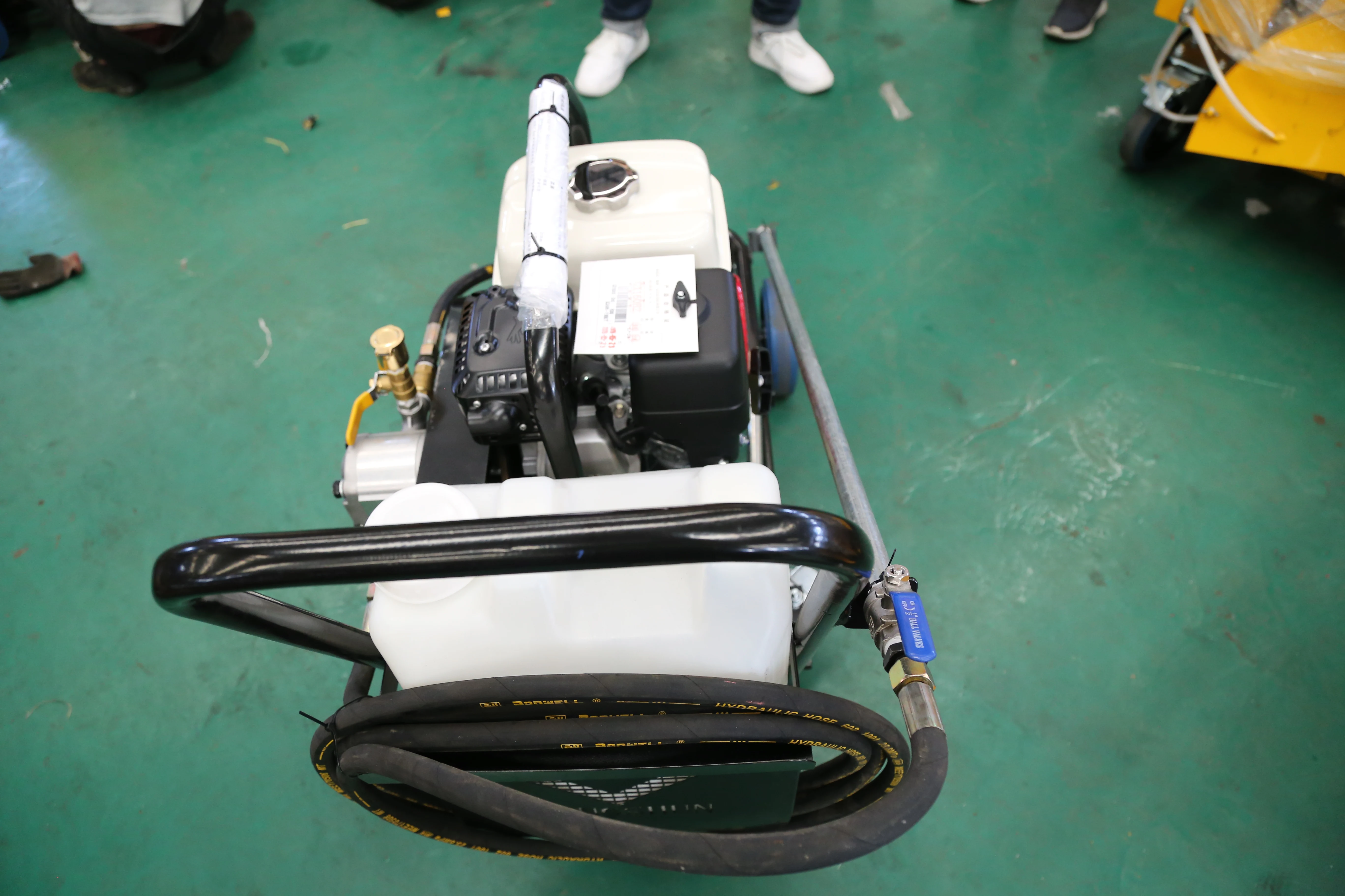 Asphalt road emulsion spraying machine Tar sprayer