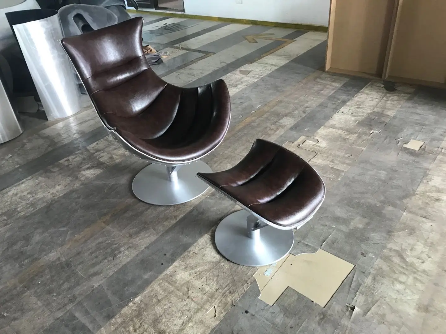 
OU303 MOMODA Danish mid century design furniture Oluf Lund and Eva Paarmann Lobster Lounge Chair 