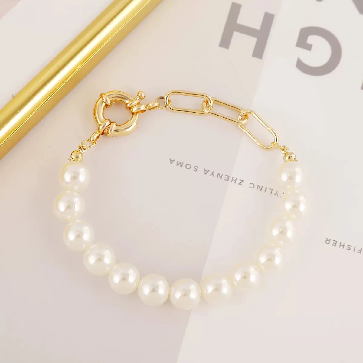 European and American hot selling retro fashion jewelry Bohemian ins style niche design baroque pearl women bracelet