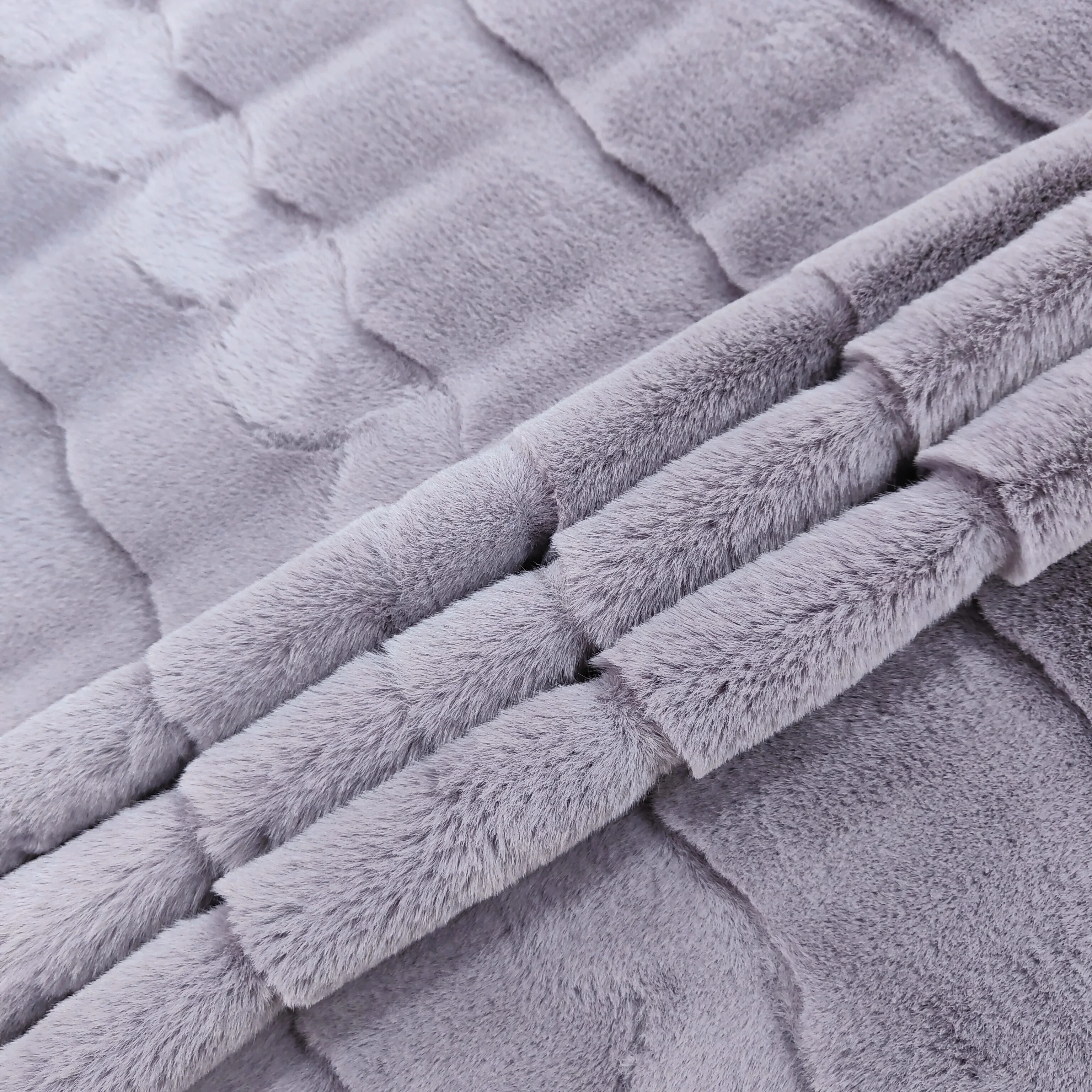 Danish Mink Polyester Wrap Knitted Fabric Faux Rabbit Fur Fabric for Garment Home Textiles
