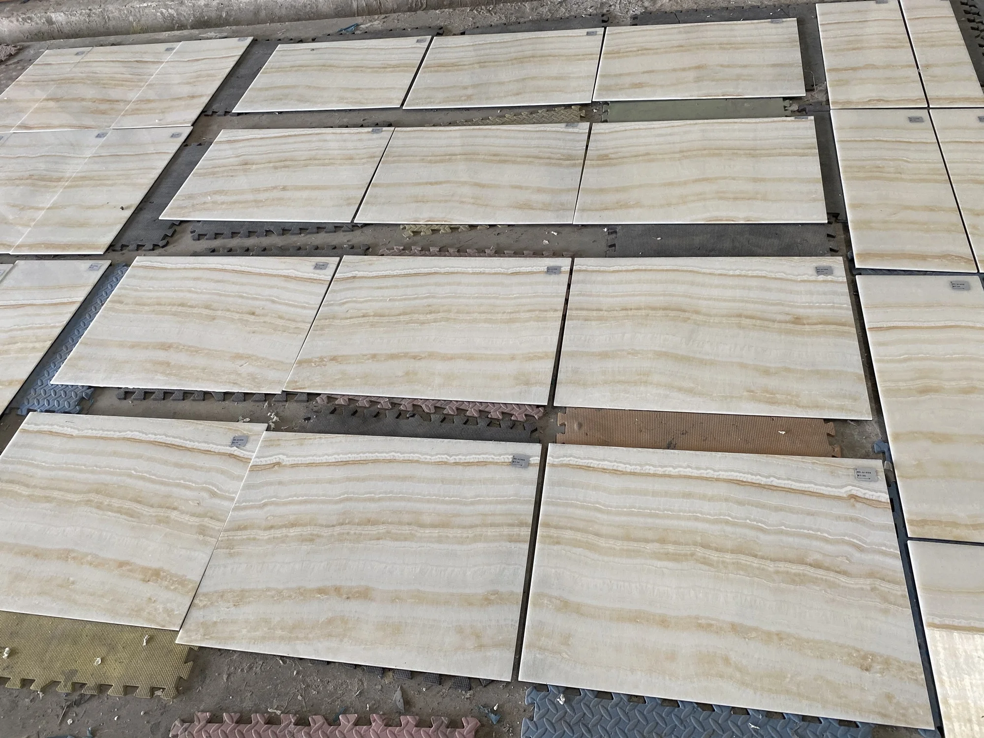 White Onyx Thin Marble Panel with ACM / ACP Panel backing for Wall Deco