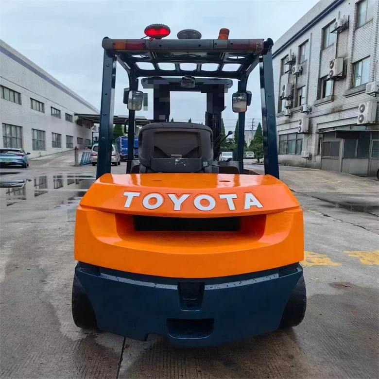 Вилочный погрузчик toyota fd30 б/у 3 тонны