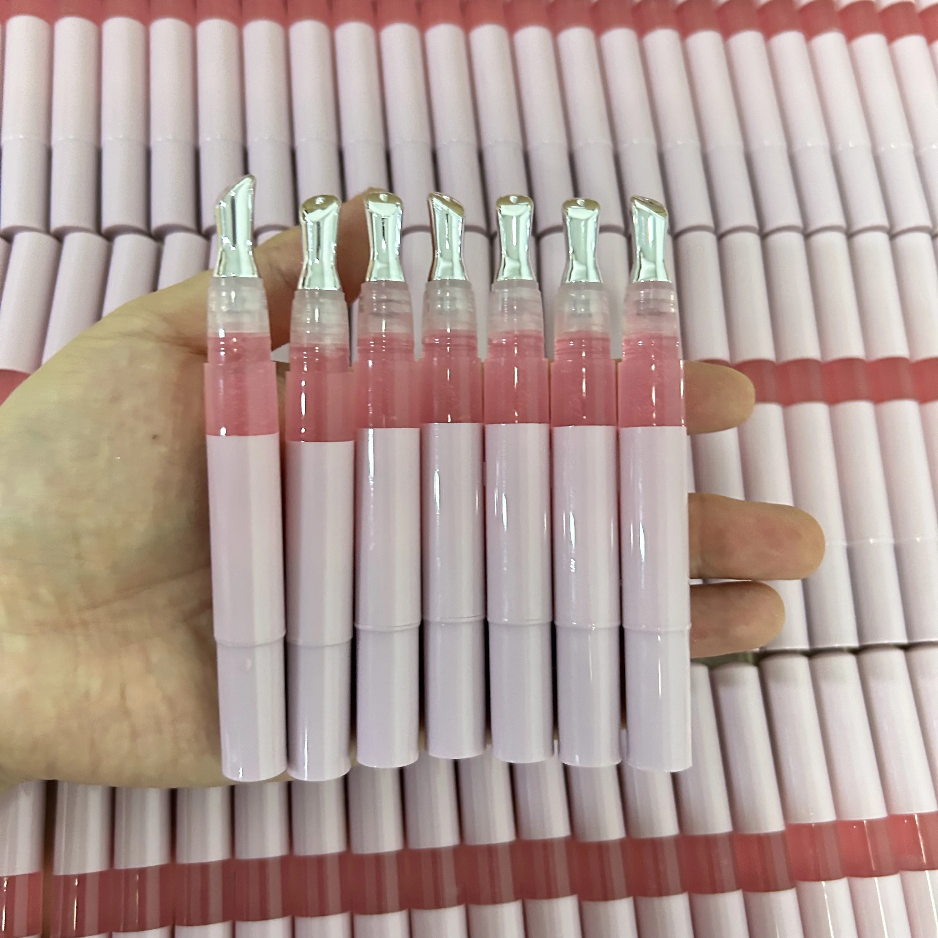 Custom hydrated lip oil honey and strawberry moisture lip oil private label