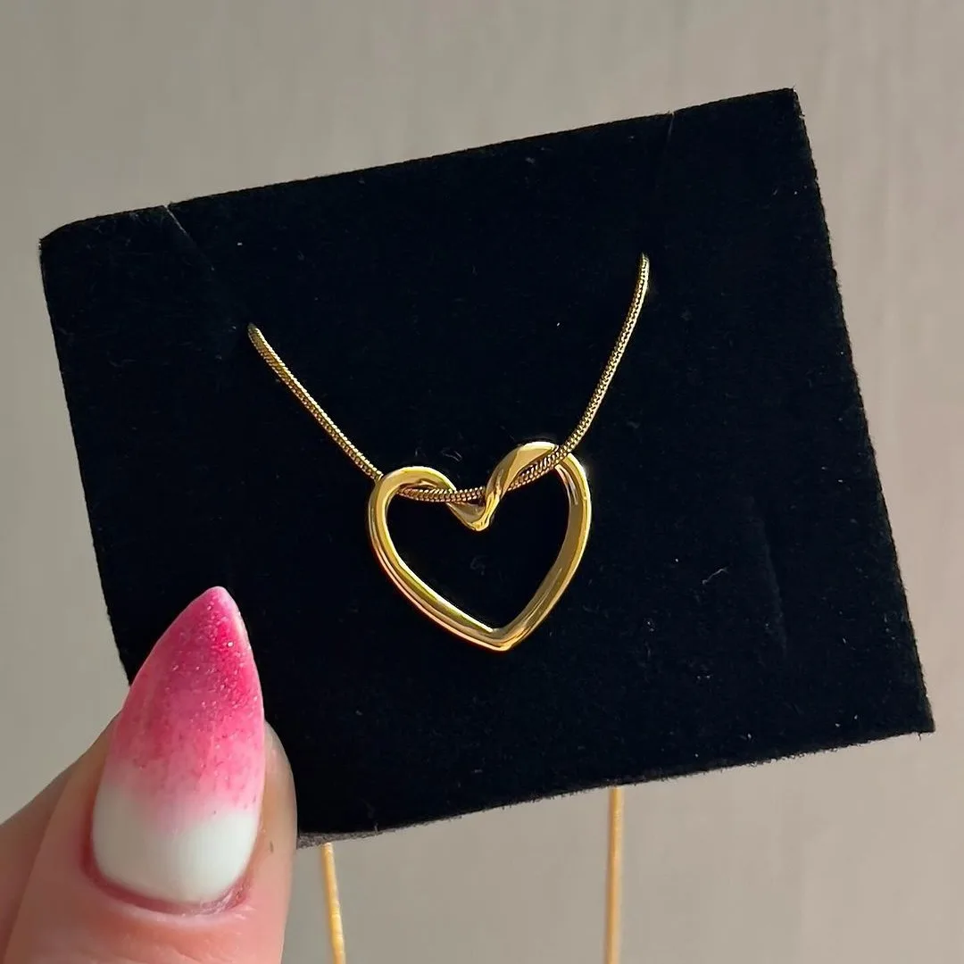 Stainless Steel Waterproof Durable Fashionable Jewelry Accessories Hollow Love Pendant Simple Elegant Lover Heart Necklace