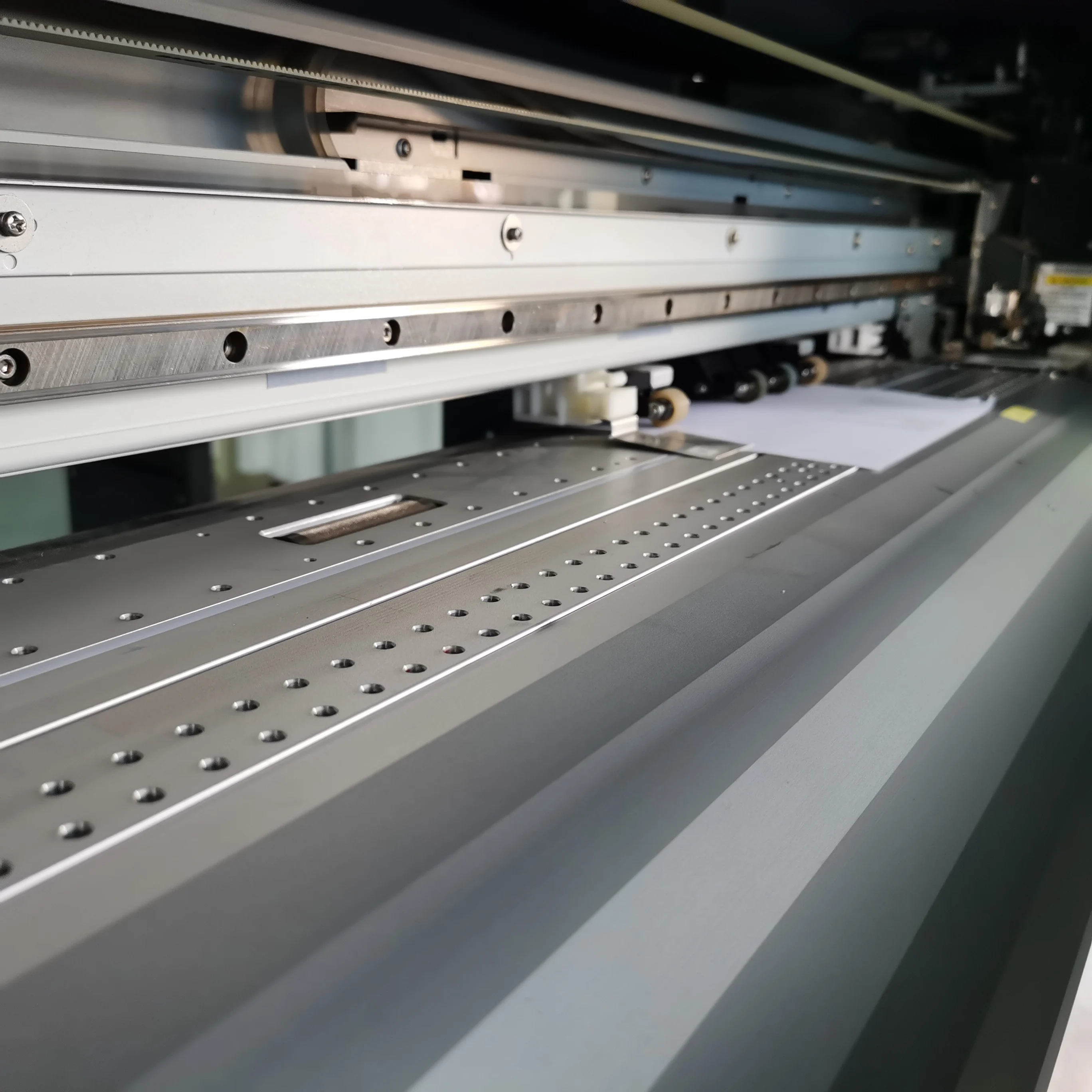 used roland Versa UV  LEC300/LEC300A  Printer and Cutter UV Package cartoon box printing machine