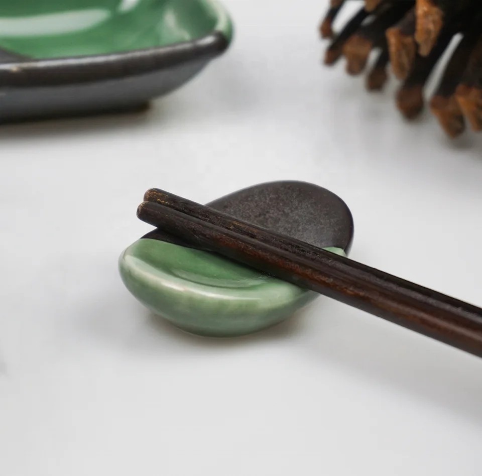 Customized Creative Japanese Style Ceramic Chopsticks Rack Boat Shaped Chopstick Stand Holder