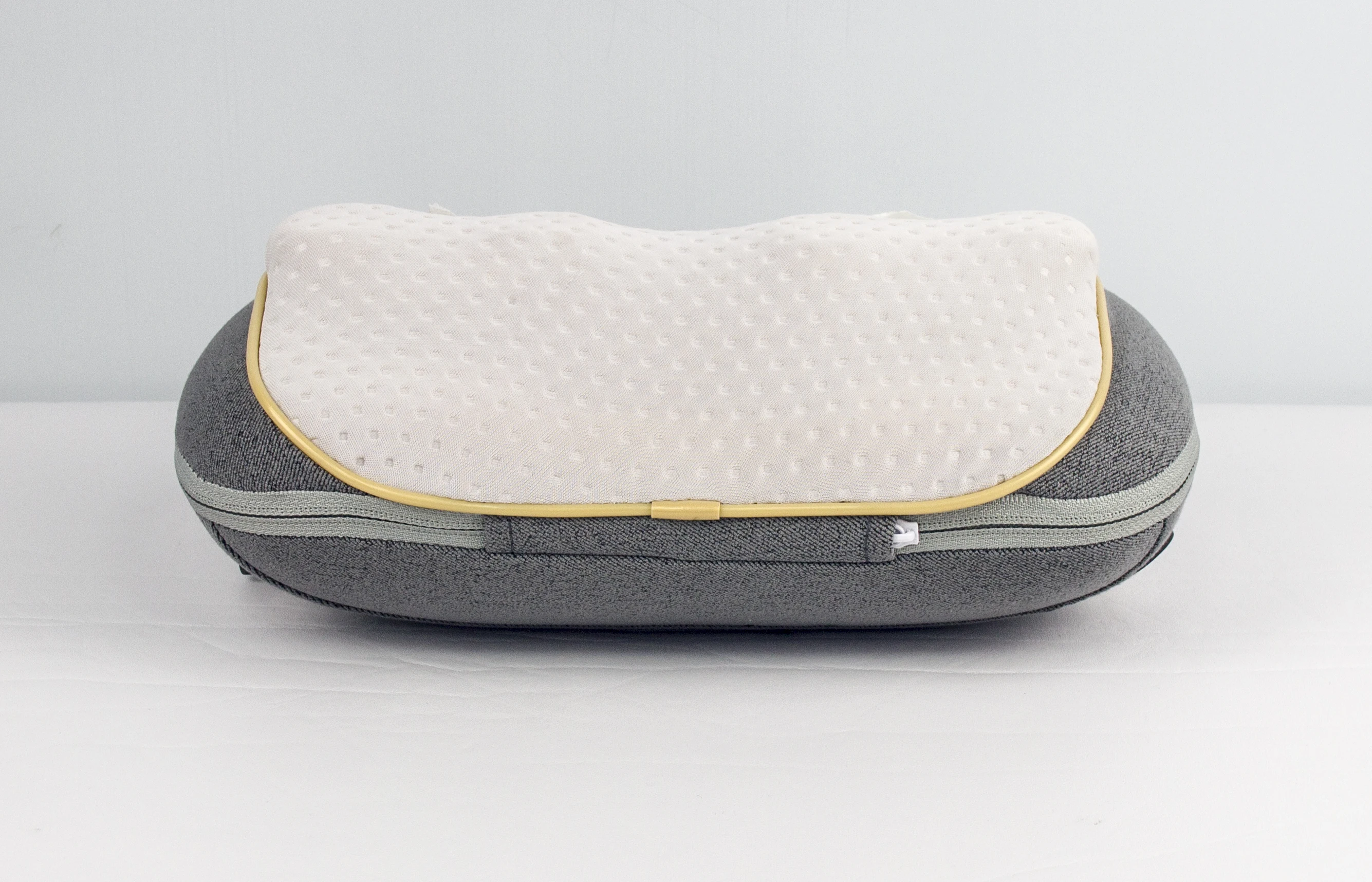 Wireless Portable Smart 4d Head Massager Electric White Silicone Small Head vibrate stretch Massager With 4 Detachable Massage H