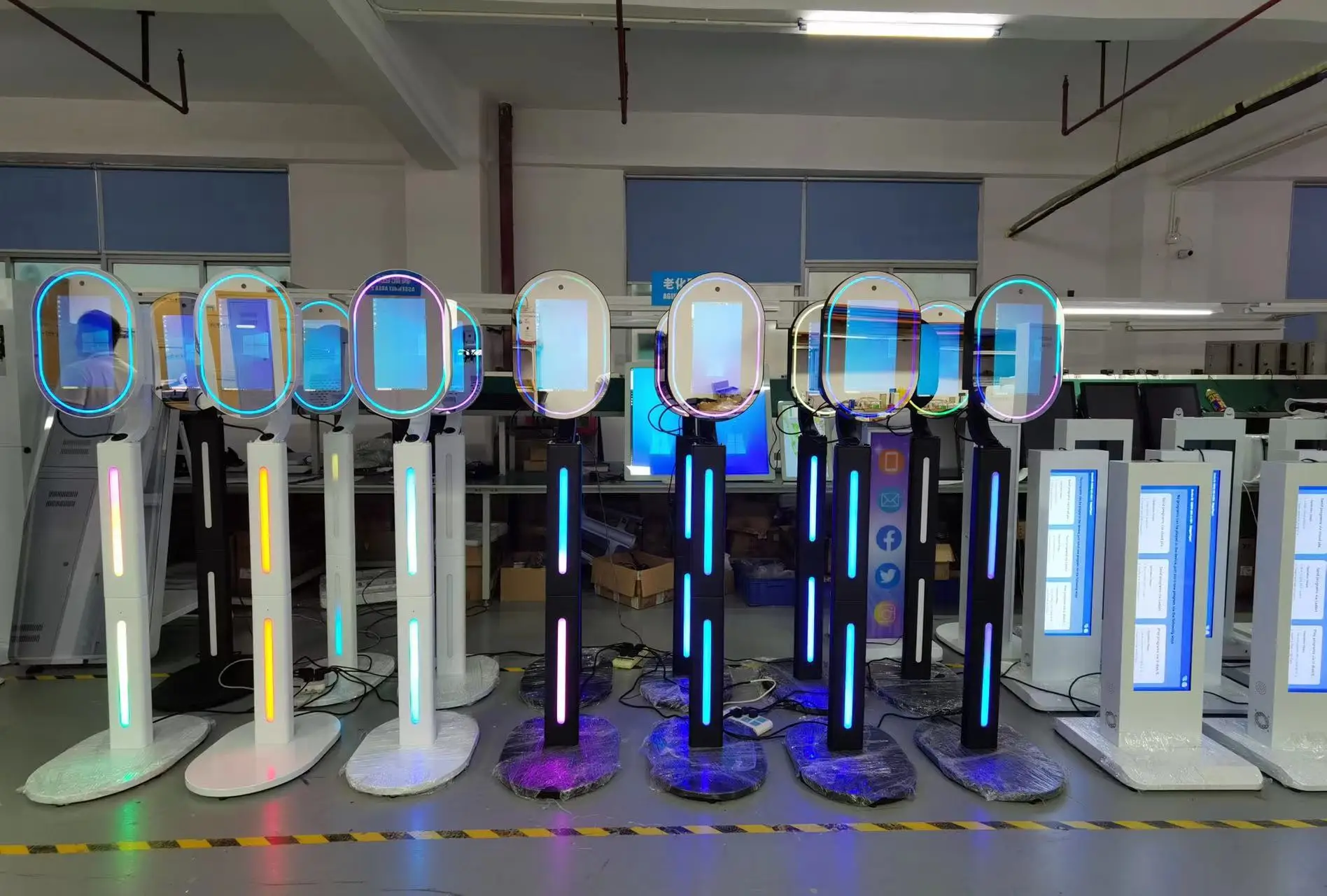 13.3Inch Magic Mirror Photo Booth Touch Screen Selfie Portable Photo Booth