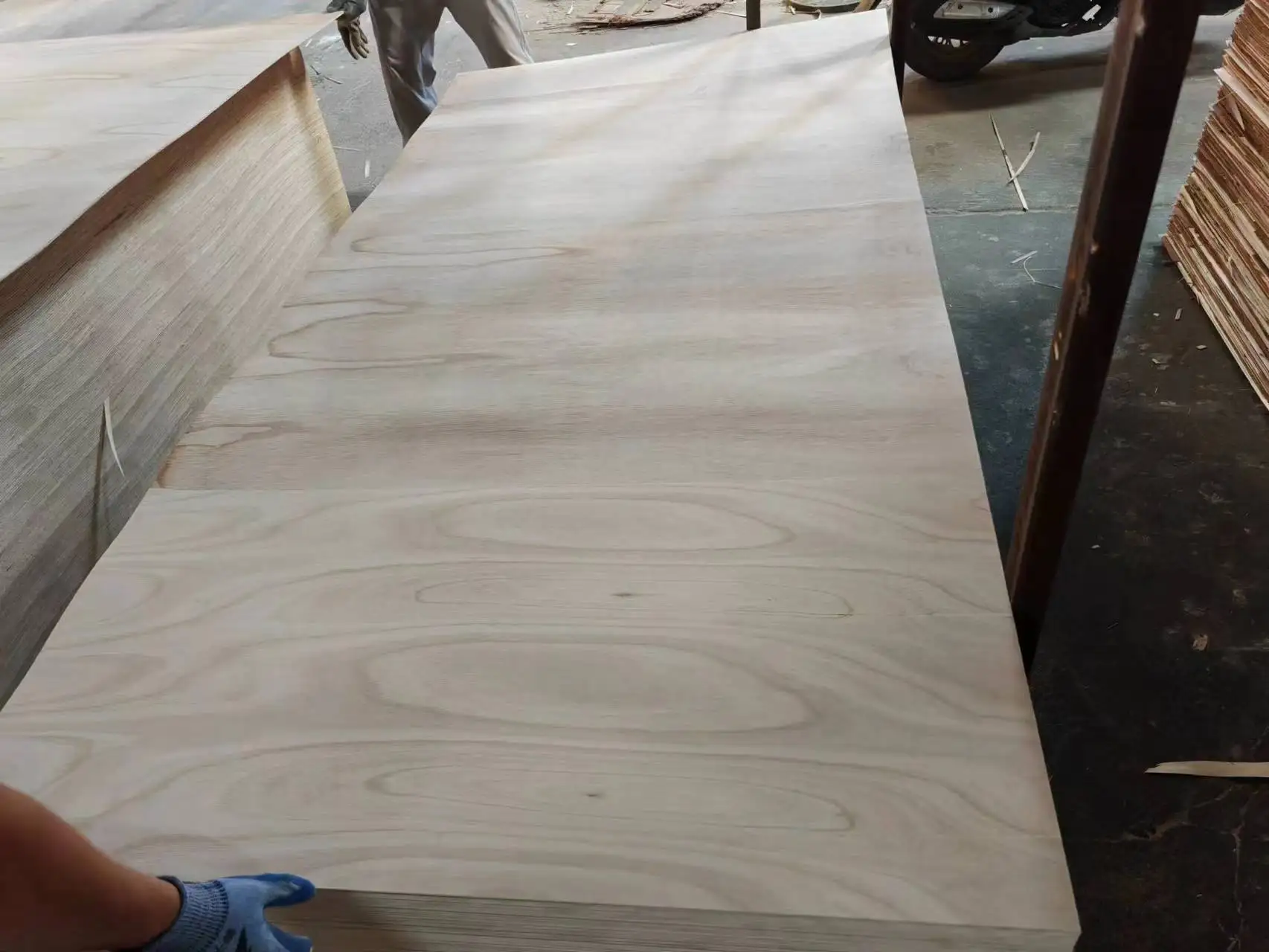 1.5--6MM Natural Wood Sheets Cutting Commercial Basswood Plywood/6/9/12/15/18MM Commercial Plywood