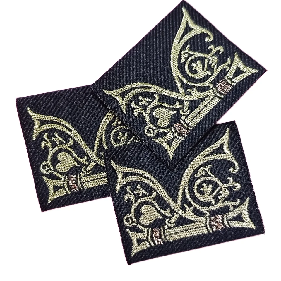 Custom Logo Tags Design Heat Transfer Woven Label Embroidery Patch Crew Neck Tee Oversized Applique Patch Embroidery Label