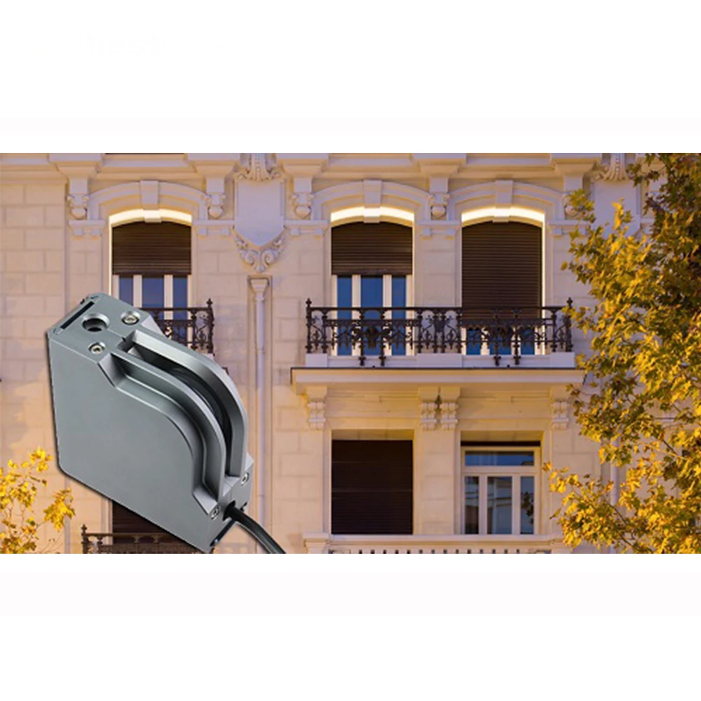 Двухсторонний светодиодный настенный светильник прожектор