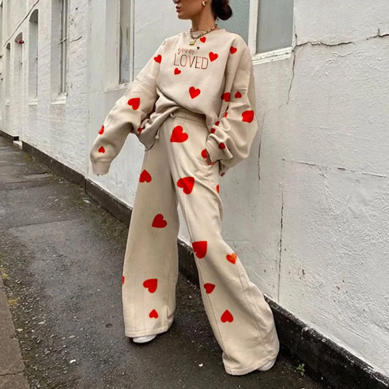 Осенне-зимний популярный модный женский костюм из двух предметов с принтом в форме сердца, Свободный Топ с длинным рукавом, повседневные широкие брюки, женский костюм