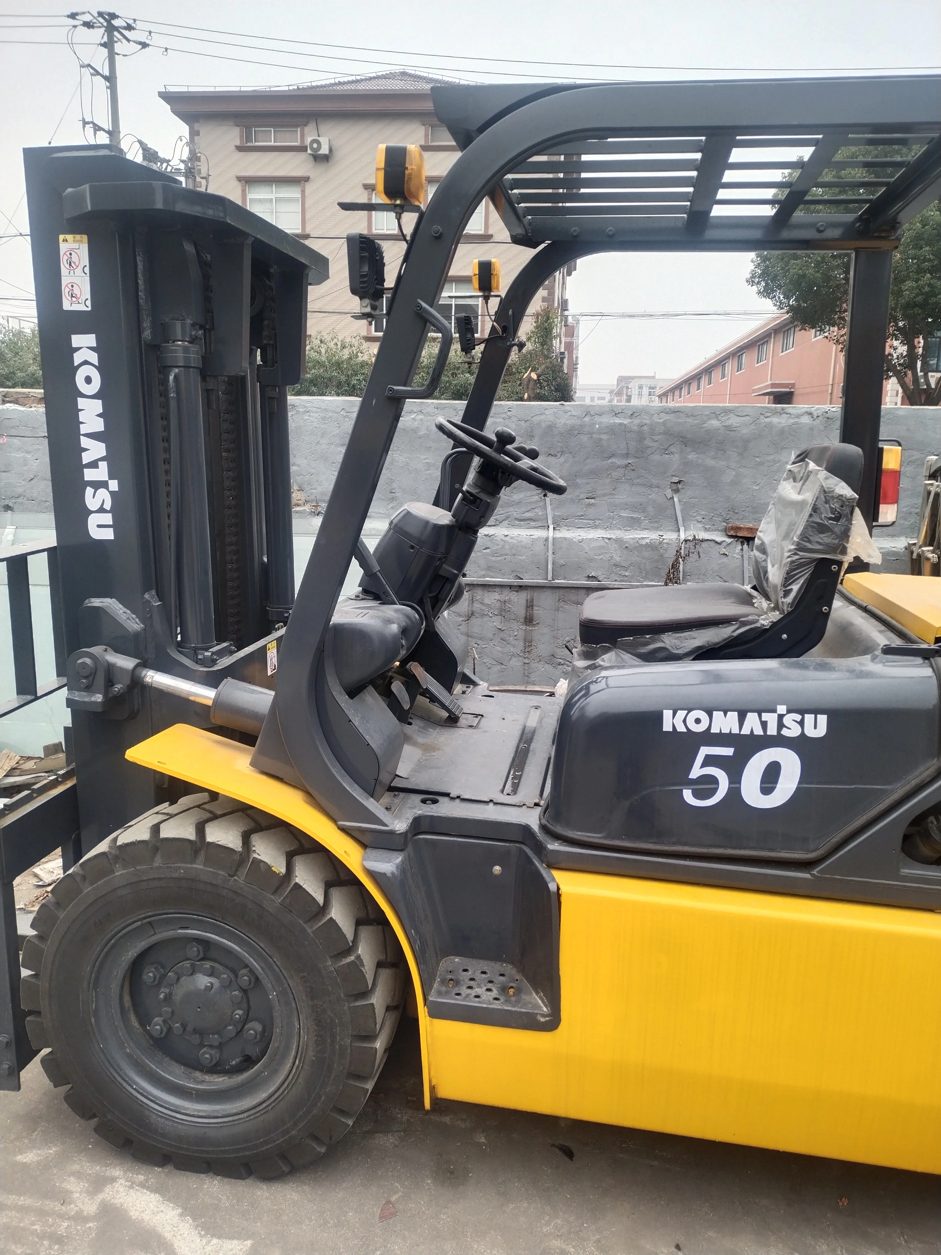 Подержанный оригинальный японский 5-тонный FD50AT-7 Komatsu FD50 вилочный погрузчик материал 4 5 метров