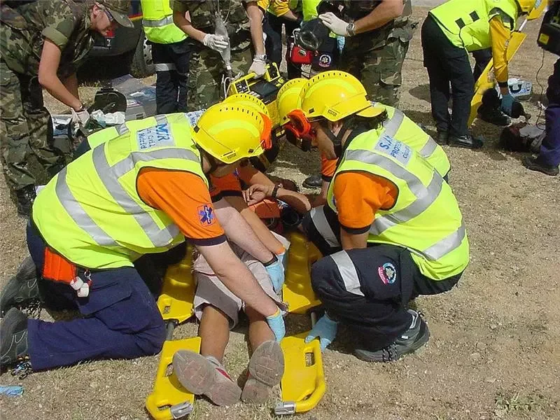 Emergency Rescue Equipment Ambulance Rescue Stretcher Folding Scoop Stretcher Price For Patient Transfer Stretcher