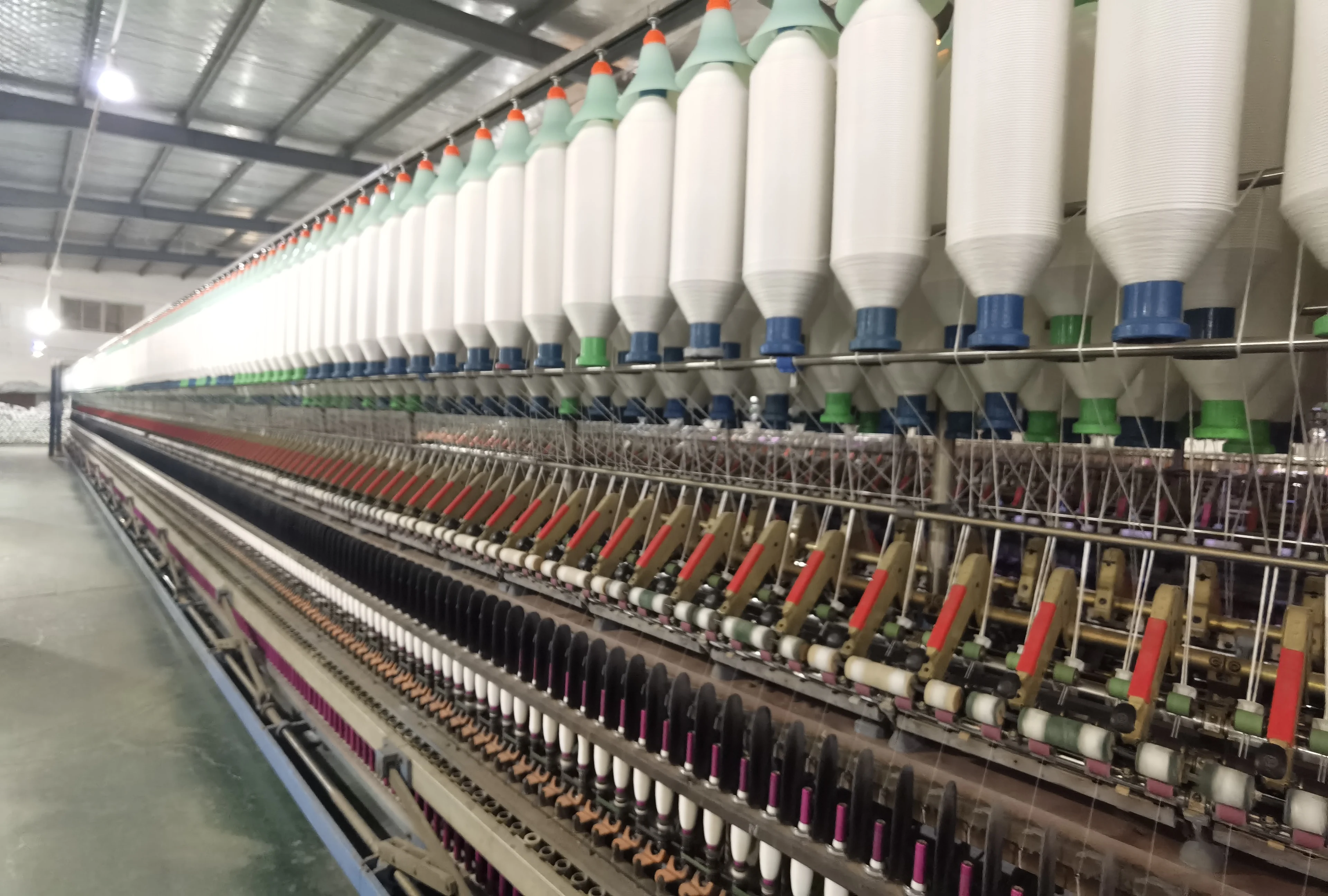 Cheap factory hot sales 60 cotton/40 solid acrylic YARN 16S/2 at the wholesale price