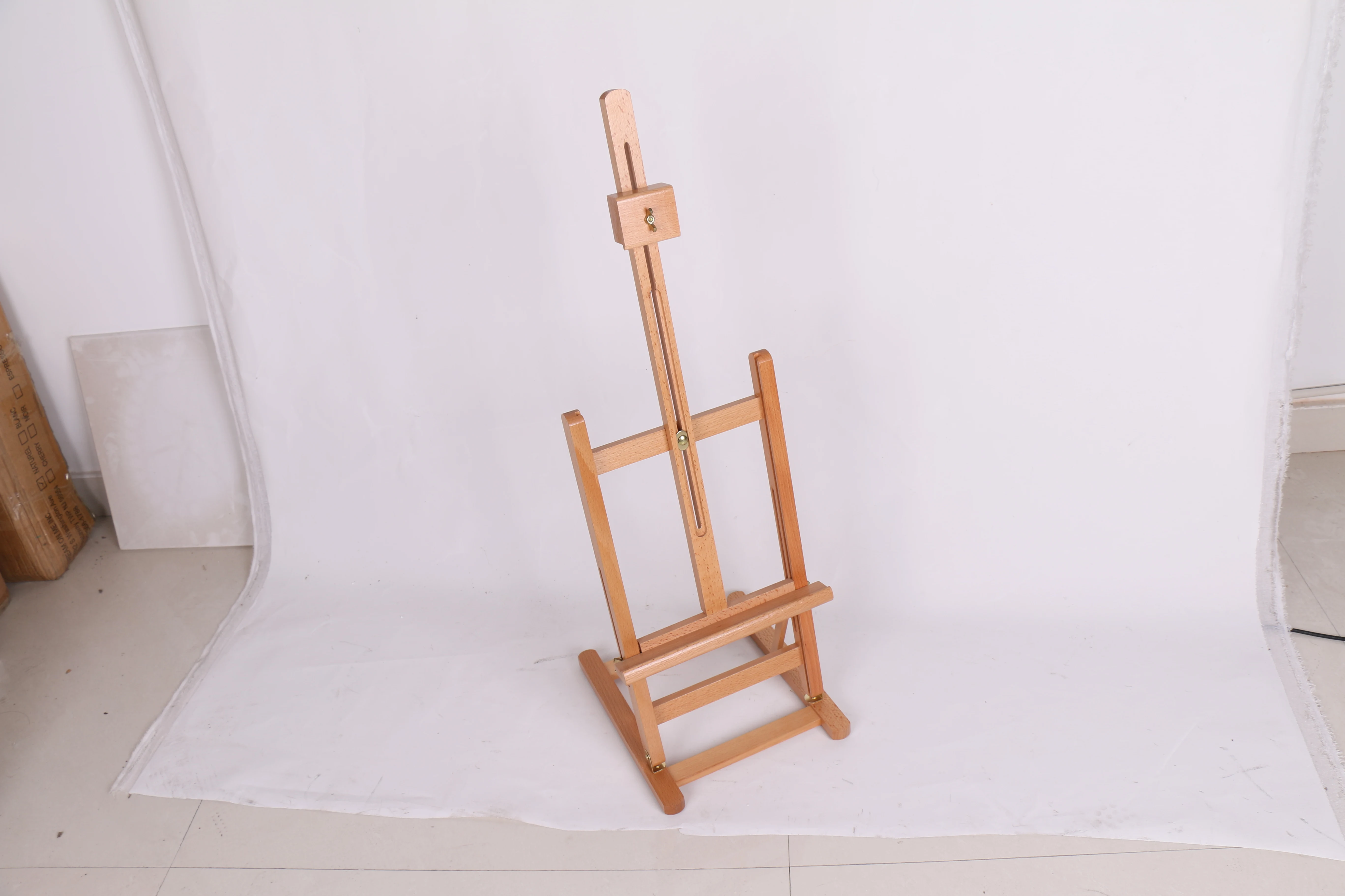 Best-selling Wooden Easel Beech Wood for sketching drawing and painting