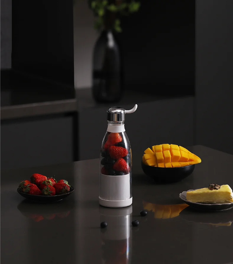 Новейший продукт, Беспроводная зарядка, электрическая перезаряжаемая портативная мини-соковыжималка для фруктов