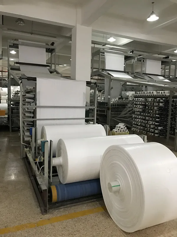 China Polypropylene Woven Bag Fabric Pp Roll PP material fabric roll For PP Bags Making