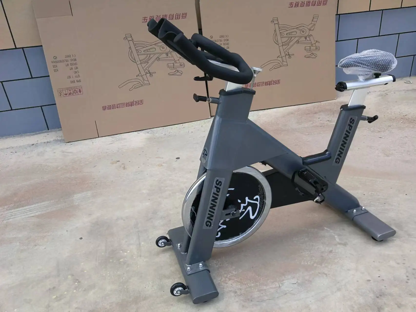 Gym cardio fitness equipment spinning bike  home indoor exercise bike aerobic cycling