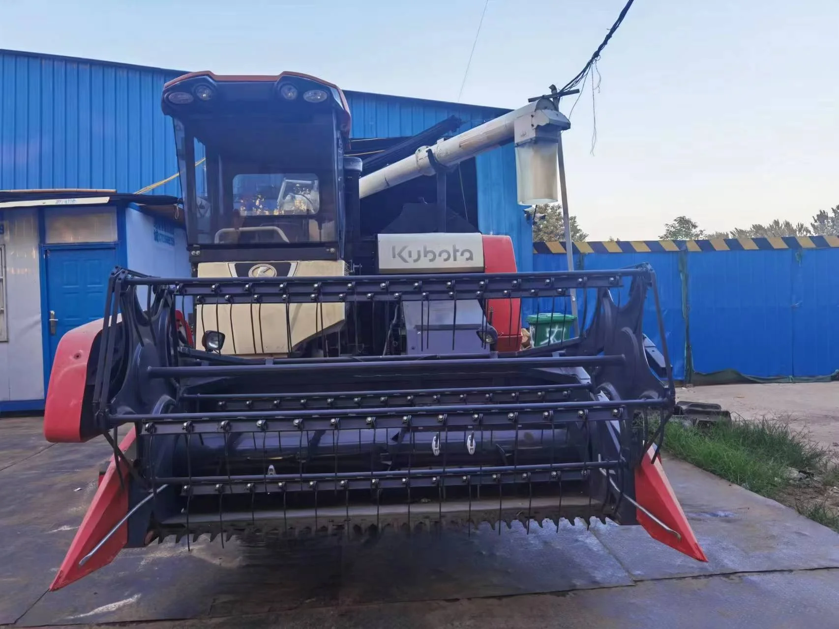 kubota  used Rice Combine Harvester  dc105x