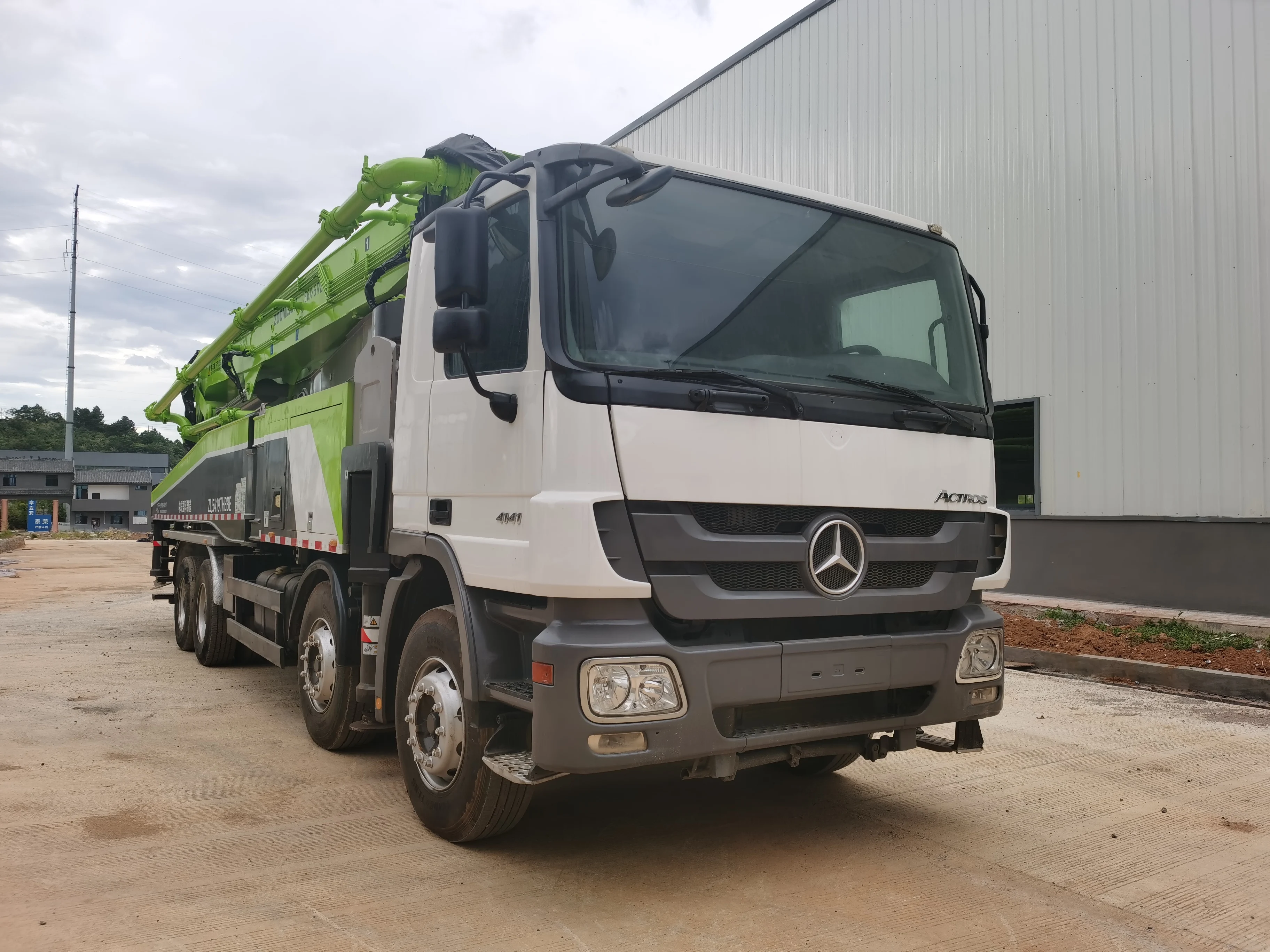 Used Hot Product 56X-6RZ ZOOMLION 56M Boom Concrete Pump Trucks With Low Price for Sale