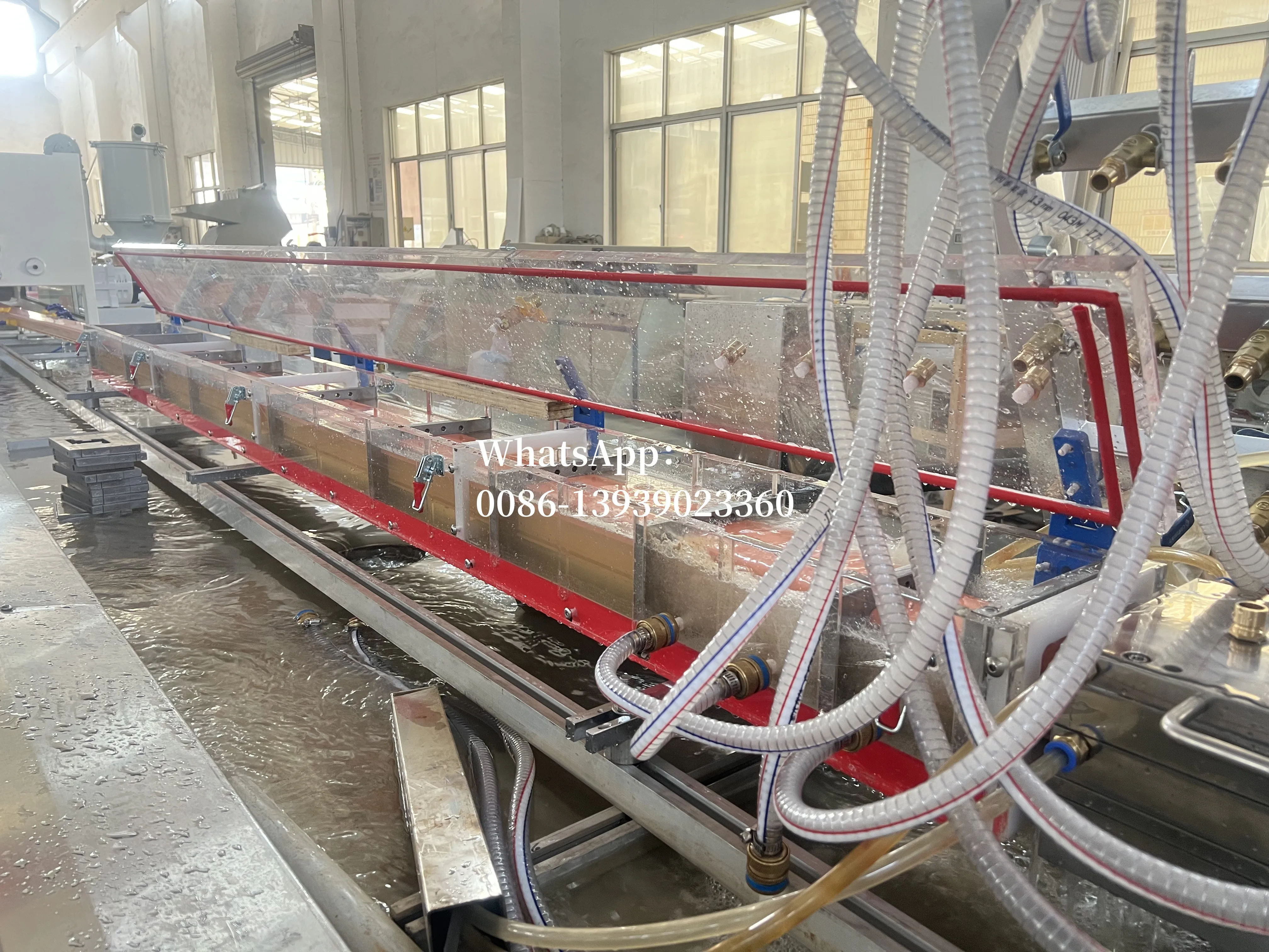 UPVC оконный и дверной профиль с прокладкой устройство для совместной экструзии производитель