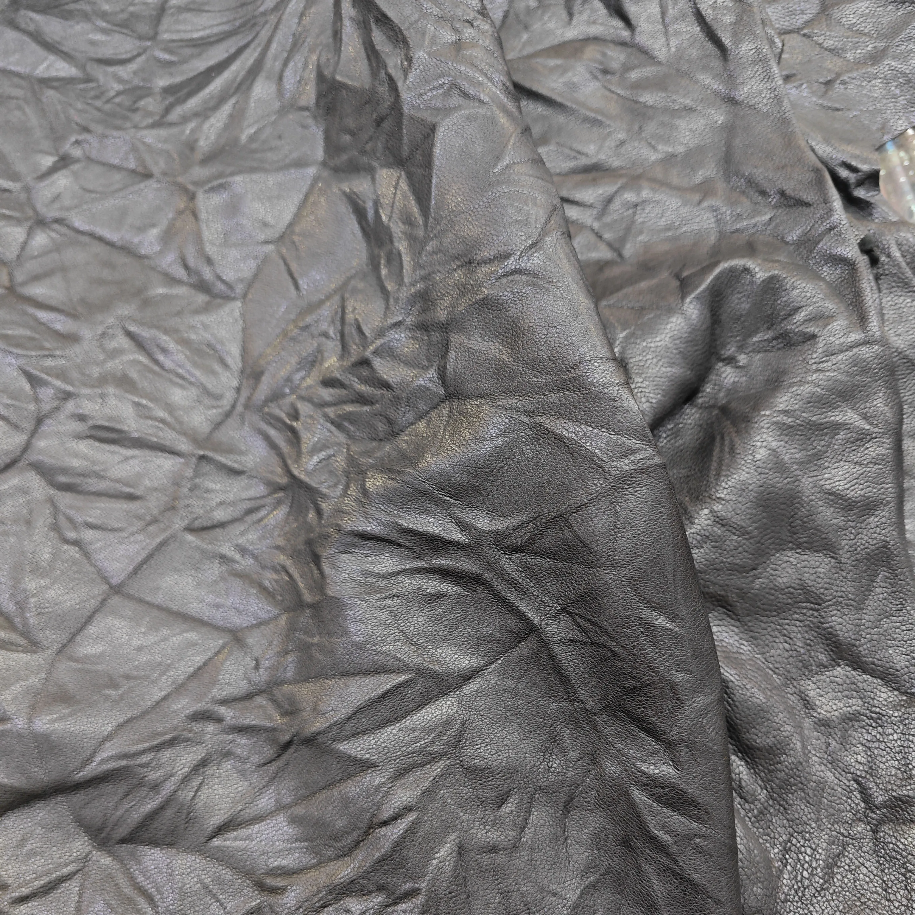 Black Vegetable Tanned Sheepskin Wrinkled Garment Sheep Leather Material