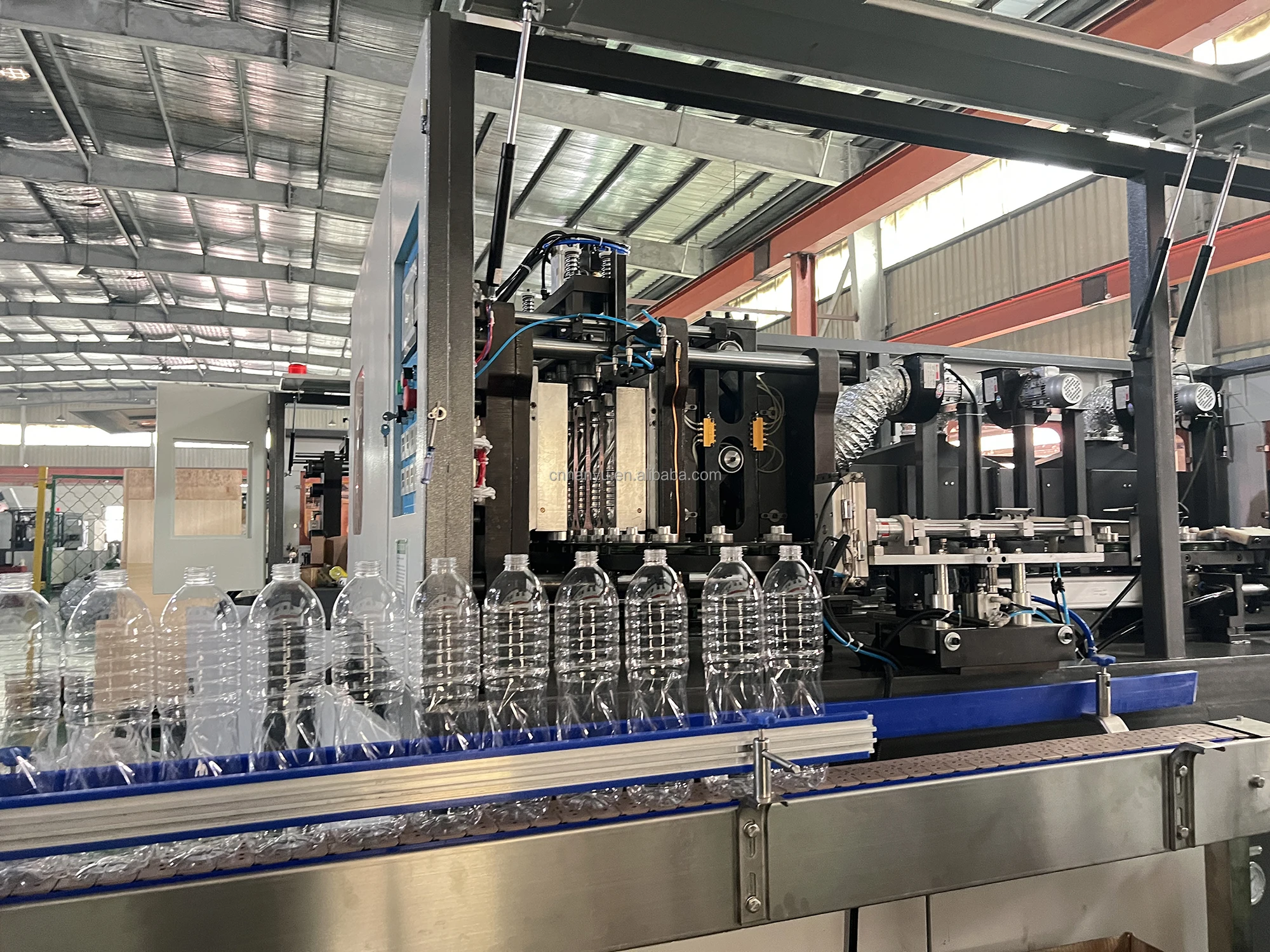 4000BPH 4 полости Автоматическая выдувная машина до 2 литра ПЭТ бутылка Ханьюй