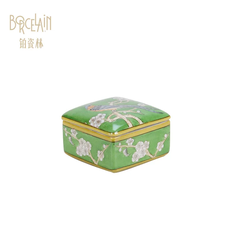 Chinese green pattern ceramic porcelain vase